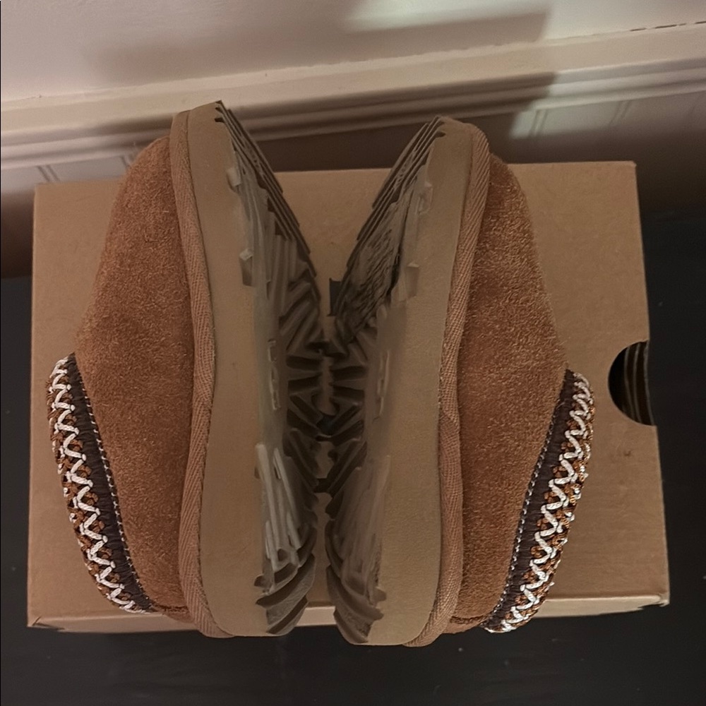 Ugg T Tasman II Kids US 6 KS - Picture 4 of 6